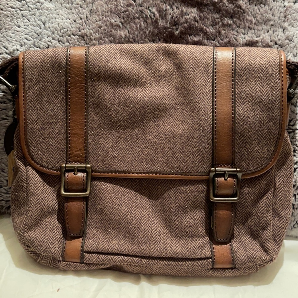 Fossil preppy messenger bag.